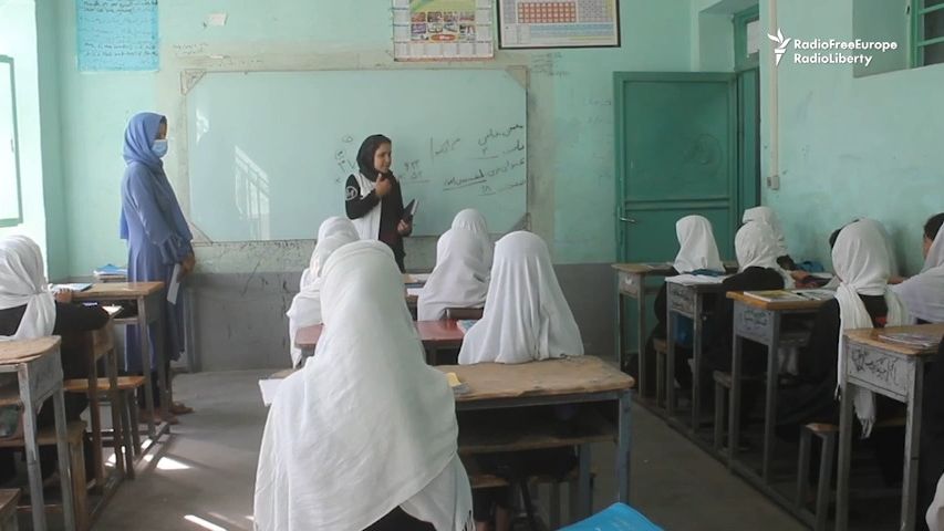 Návrat do školy v nedohlednu. Afghánské dívky se nemohou vzdělávat